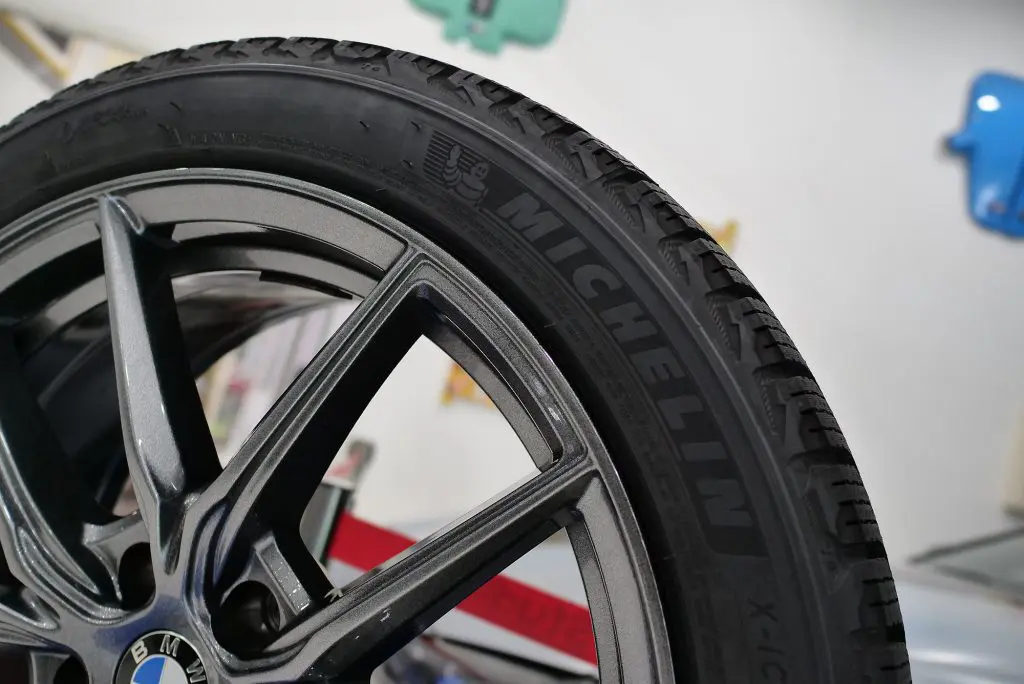 BMWのためのかっこいいスタッドレス＆ホイールでこの冬は乗り切ろう 
