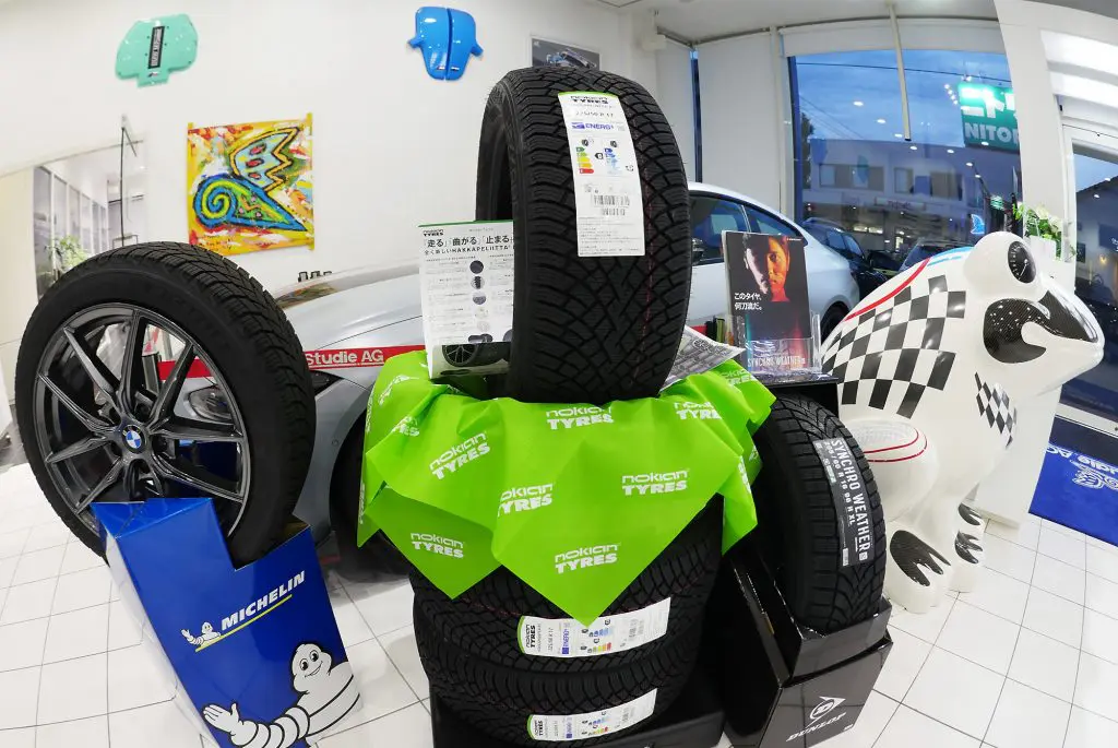 BMWのためのかっこいいスタッドレス＆ホイールでこの冬は乗り切ろう 