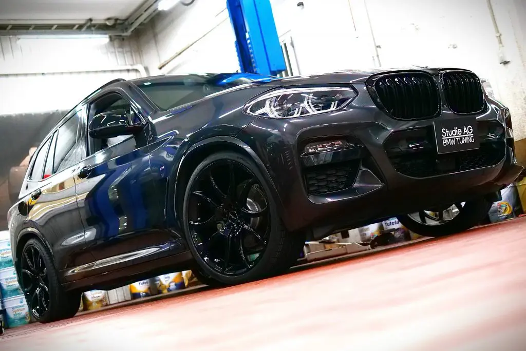 BMW G01X3に AC Schnitzer のド迫力なAC2 Monoblock 22インチを 