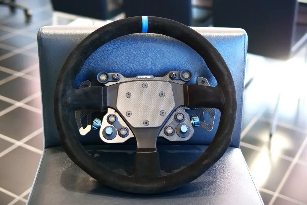 BMWやMINIにもOK！【ZESTEK Racing Steering HUB】をGR SUPRAにっ