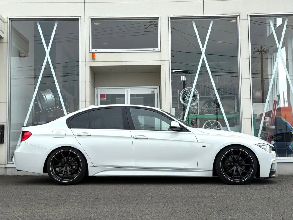 BMW純正　カスタムブラックエディション　F30　3シリーズ　新品スタッドレス BMW純正 カスタムブラックエディション F30 3シリーズ スタッドレス