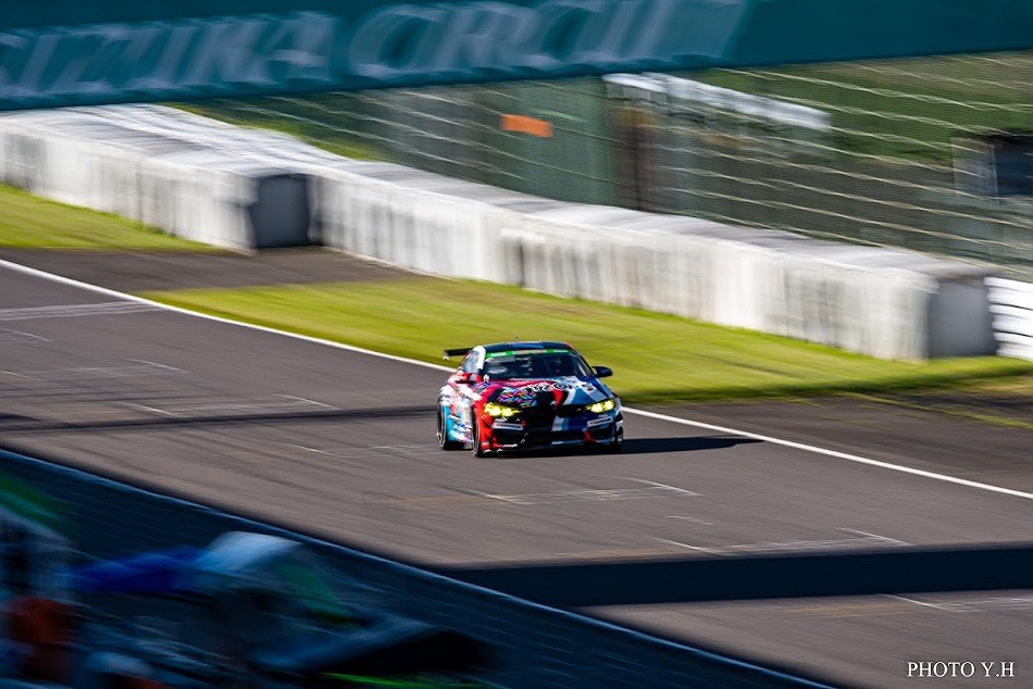 S耐鈴鹿予選日走行中