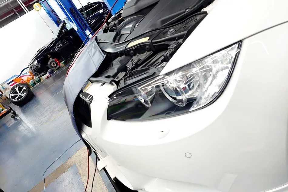 メンテナンスもカスタムもまだ現役♡BMW E92 M3へREMUSマフラーお取付