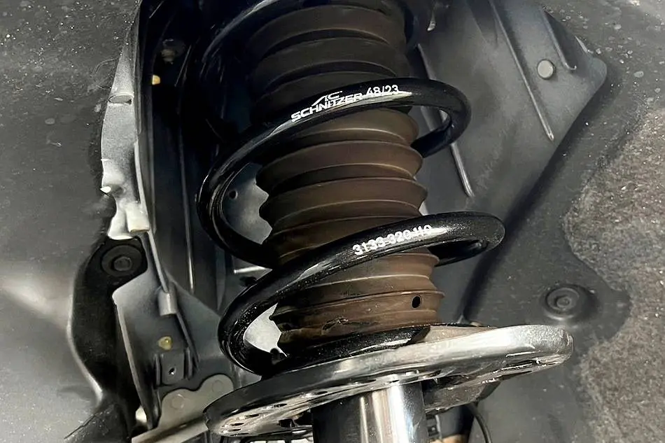 BMW純正を活かしたい方におすすめ！AC SCHNITZERスプリングをお