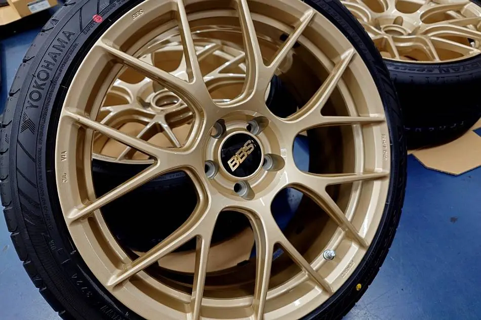 タイヤ・ホイール rr87014f4 日産 キャラバンにマルカサービス NITRO POWER M26 CROSSFANG +