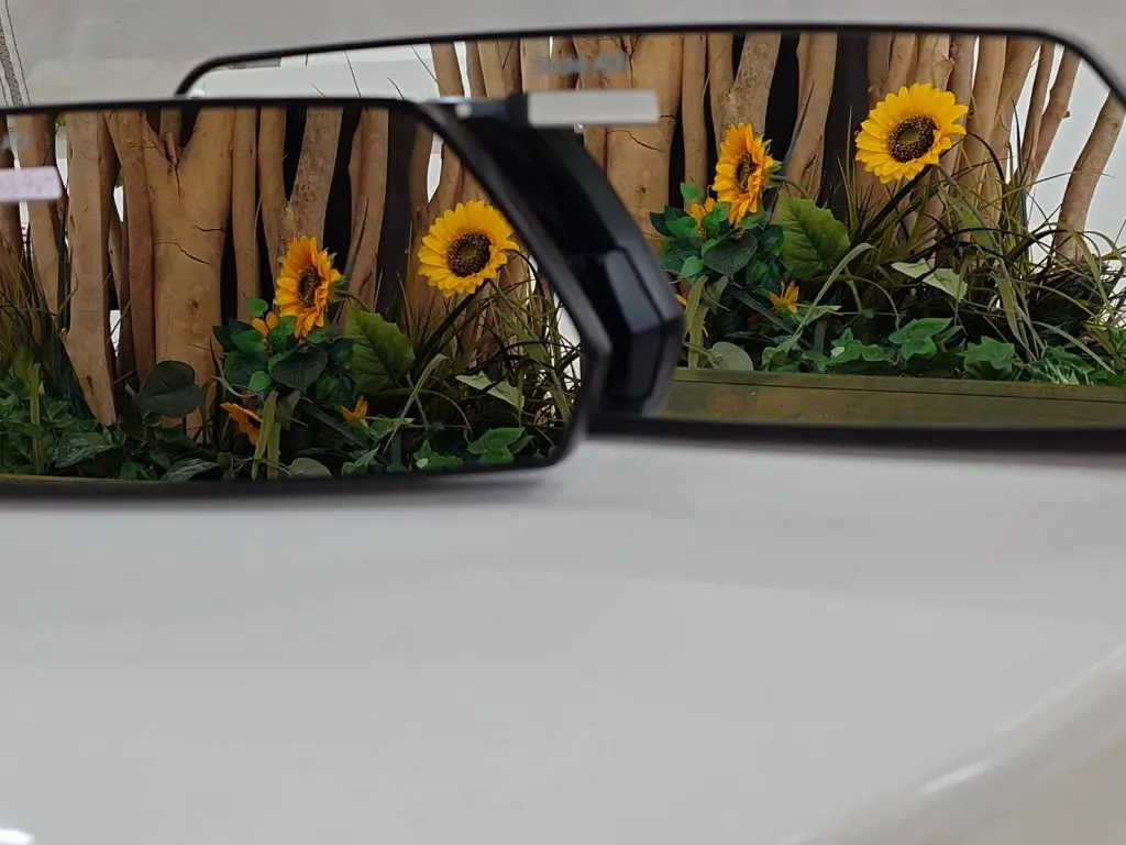 BMWにジャストフィットなスタディワイドミラーに新タイプ登場