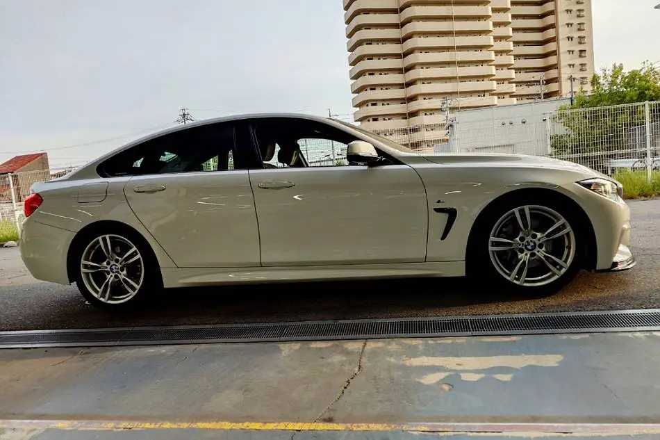 BMW純正ダンパーを活かしつつ程良いローダウンを楽しめるACSCHNITZER