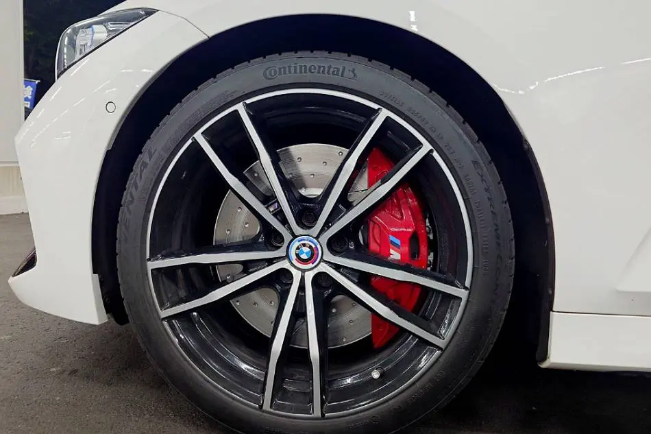 BMW M Performanceブレーキキットで制動力も見た目もグレードアップ