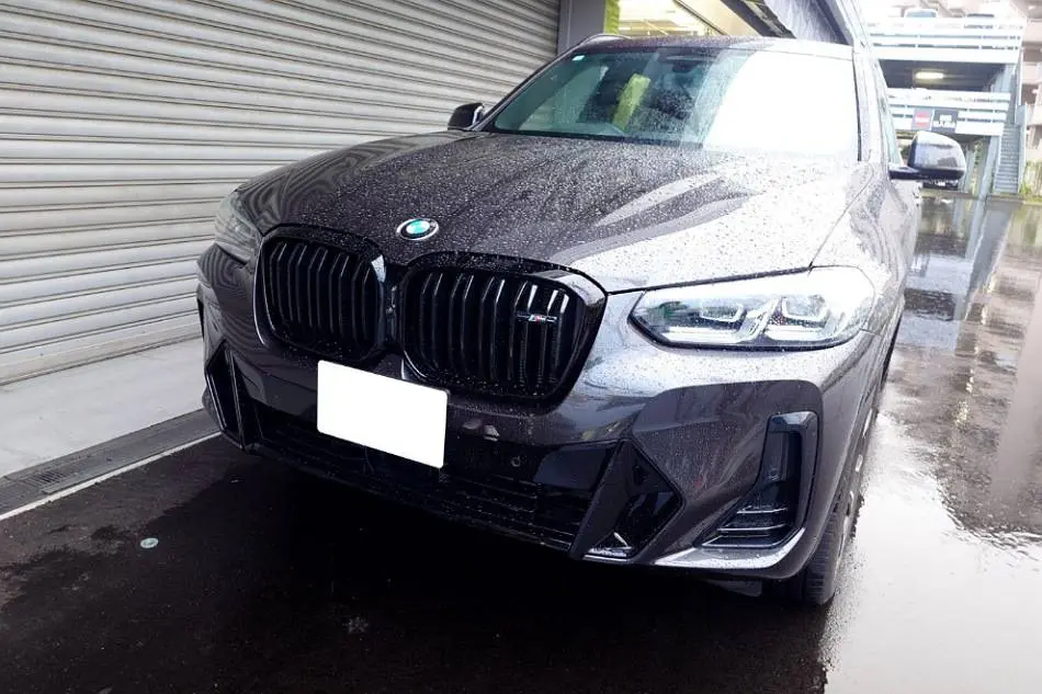 BMW G01 X3 20dへブラックキドニーグリルをお取付けしました