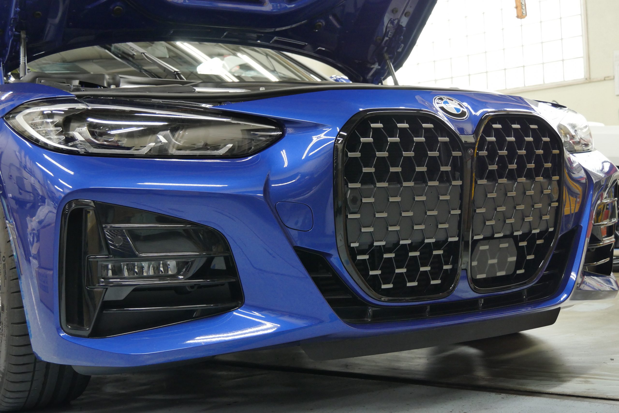最新4シリーズG22/23用BMW純正ブラックキドニーグリル！ | Studie 