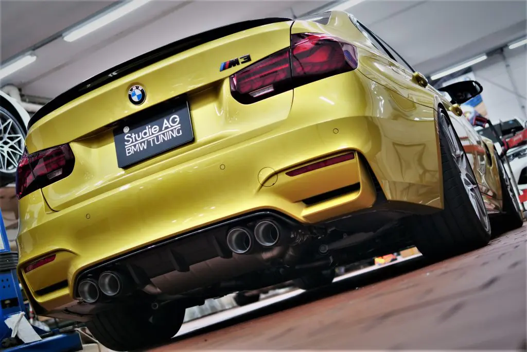 ハイブランドスポーツマフラー・アクラポビッチをBMW F80M3に