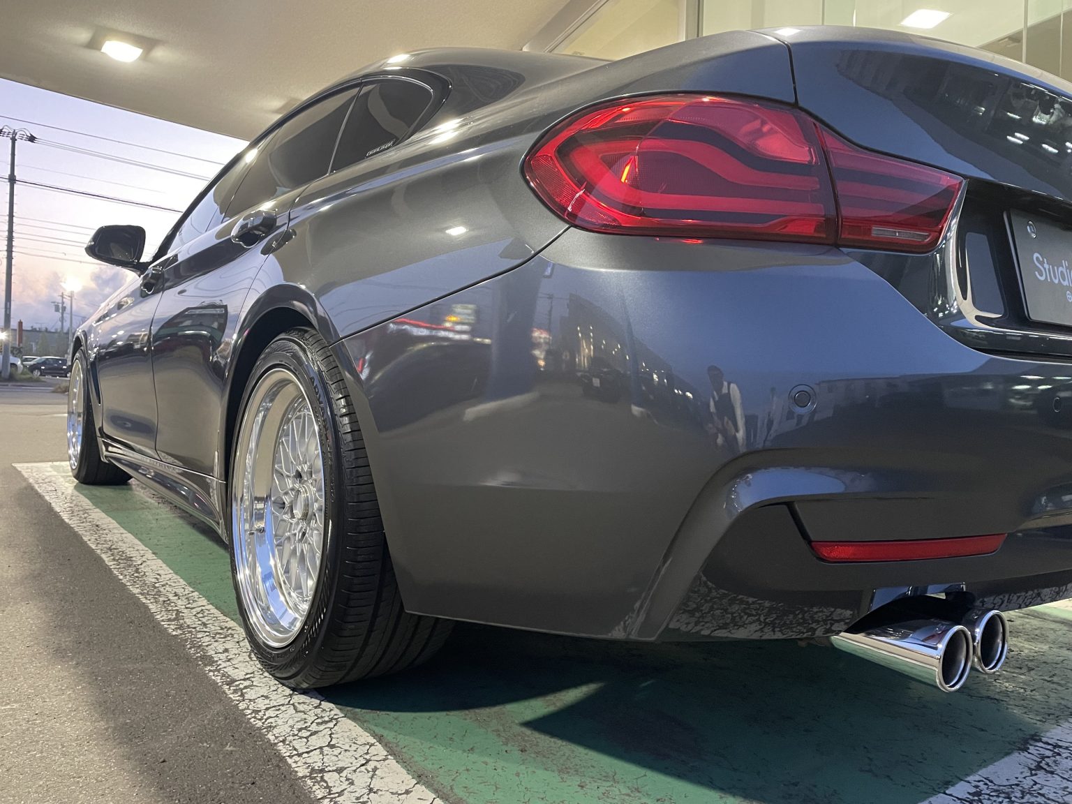 こんな感じ好きでしょ？あの頃な感じのSUPERSTAR CHEVLON RACING M2をBMW F30へ♪ | Studie[スタディ]