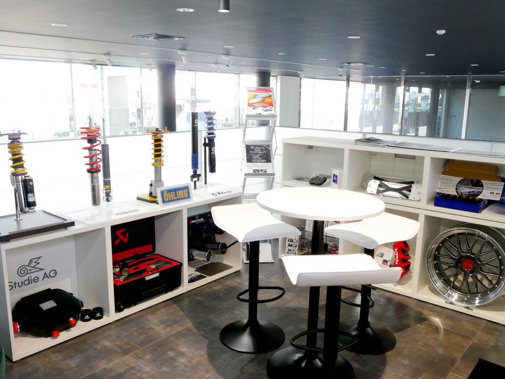 Salon de Studie AG +FUKUOKA-