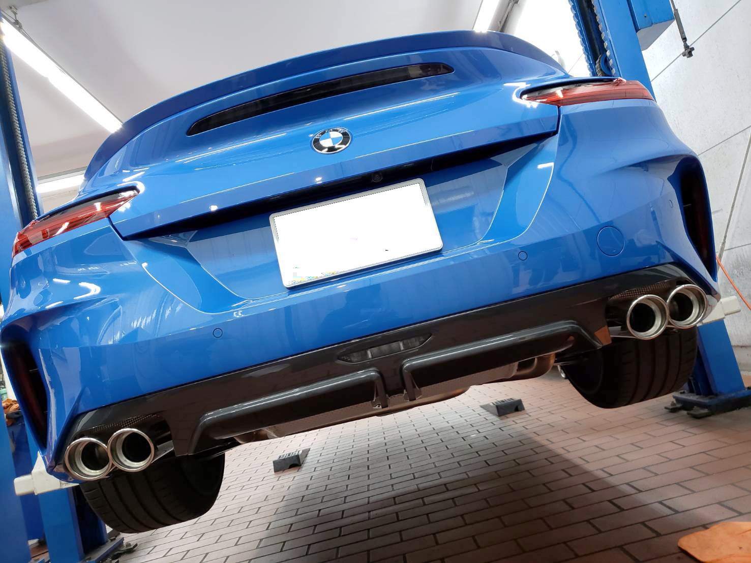 BMW G29/Z4 20iに3D Designの4テールマフラーで全方位映映