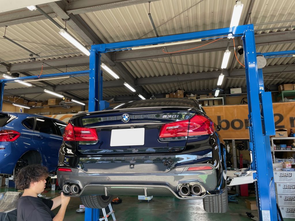 BMW G30 530iと3D Designマフラー&ディフューザー!