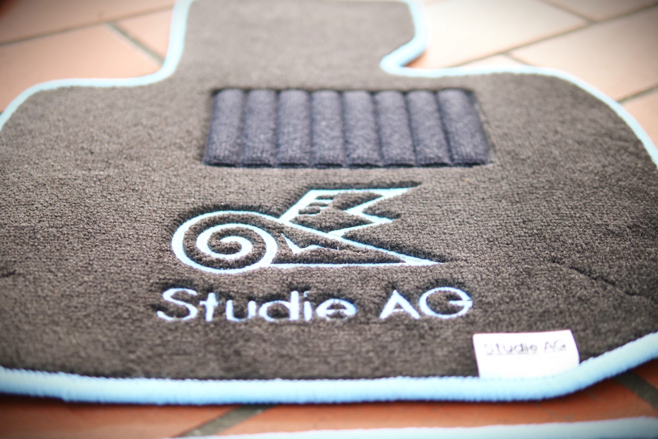 Studie AGオリジナルフロアマット！G系X3＆X4右ハンドル用特価