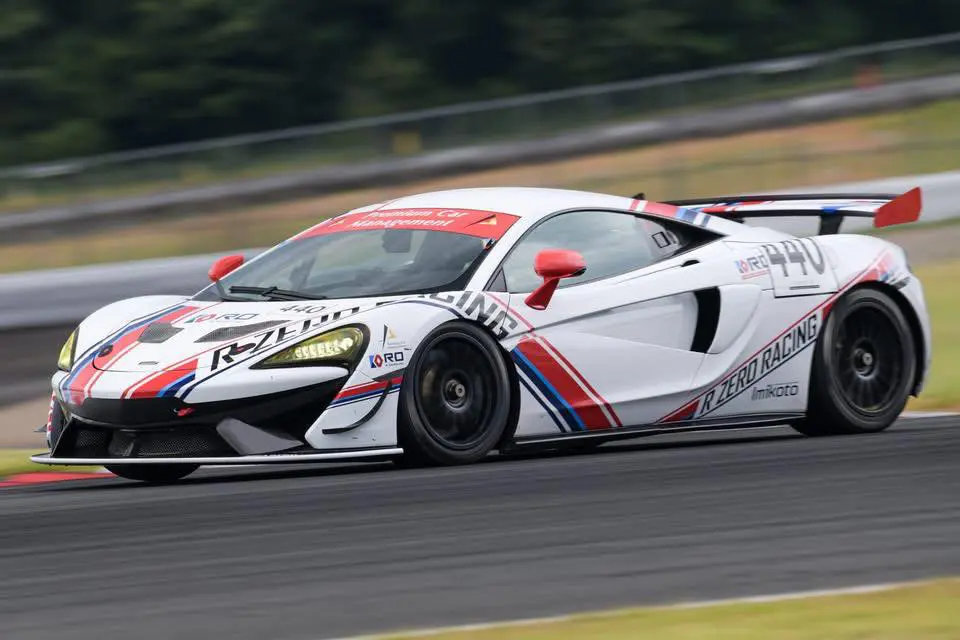 FUJI-1GP 4Hレース IIMORI with R ZERO RACING BMW & McLaren GT4 総合