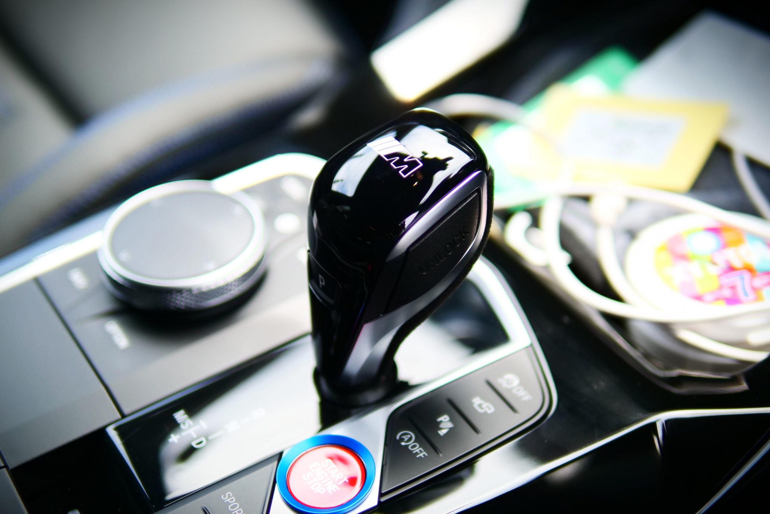 BMW純正のM Performance Partsなセレクターレバーがオッシャレ 
