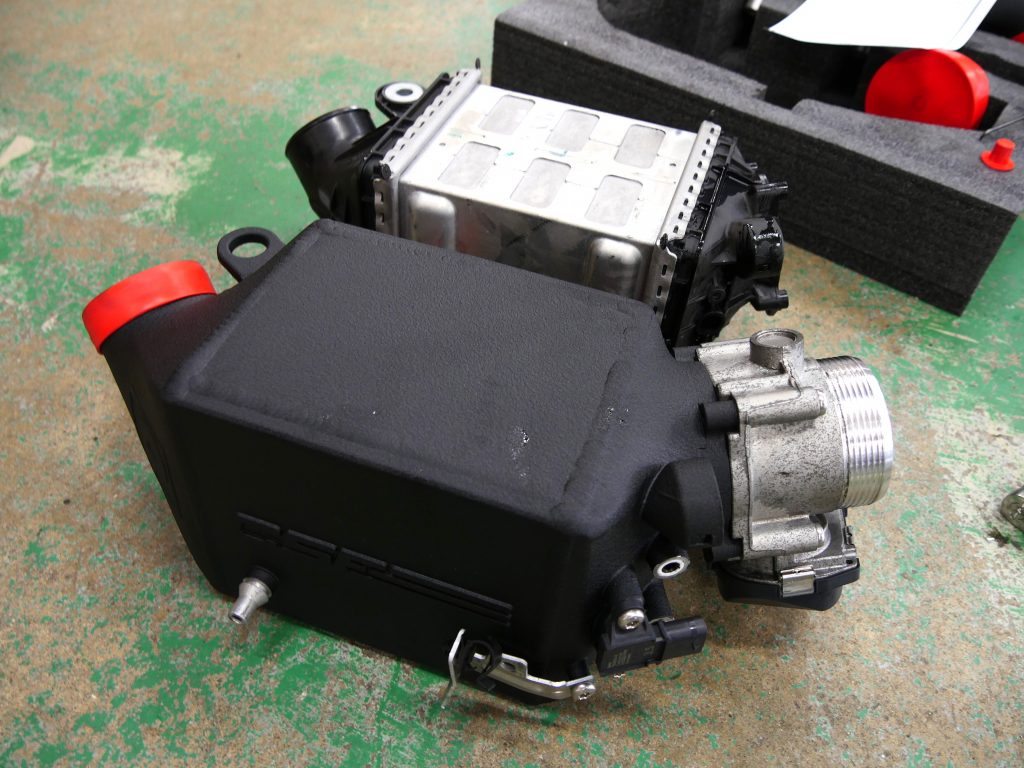 Studie AG BMW Tuning BMW 5series F10 M5 CSF InterCooler