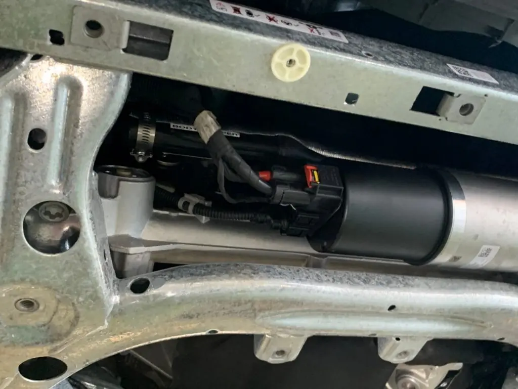 COX ボディダンパー  G20用 G20 320i Msport に COX BODY DAMPERでワンランク上の乗り心地な楽しい