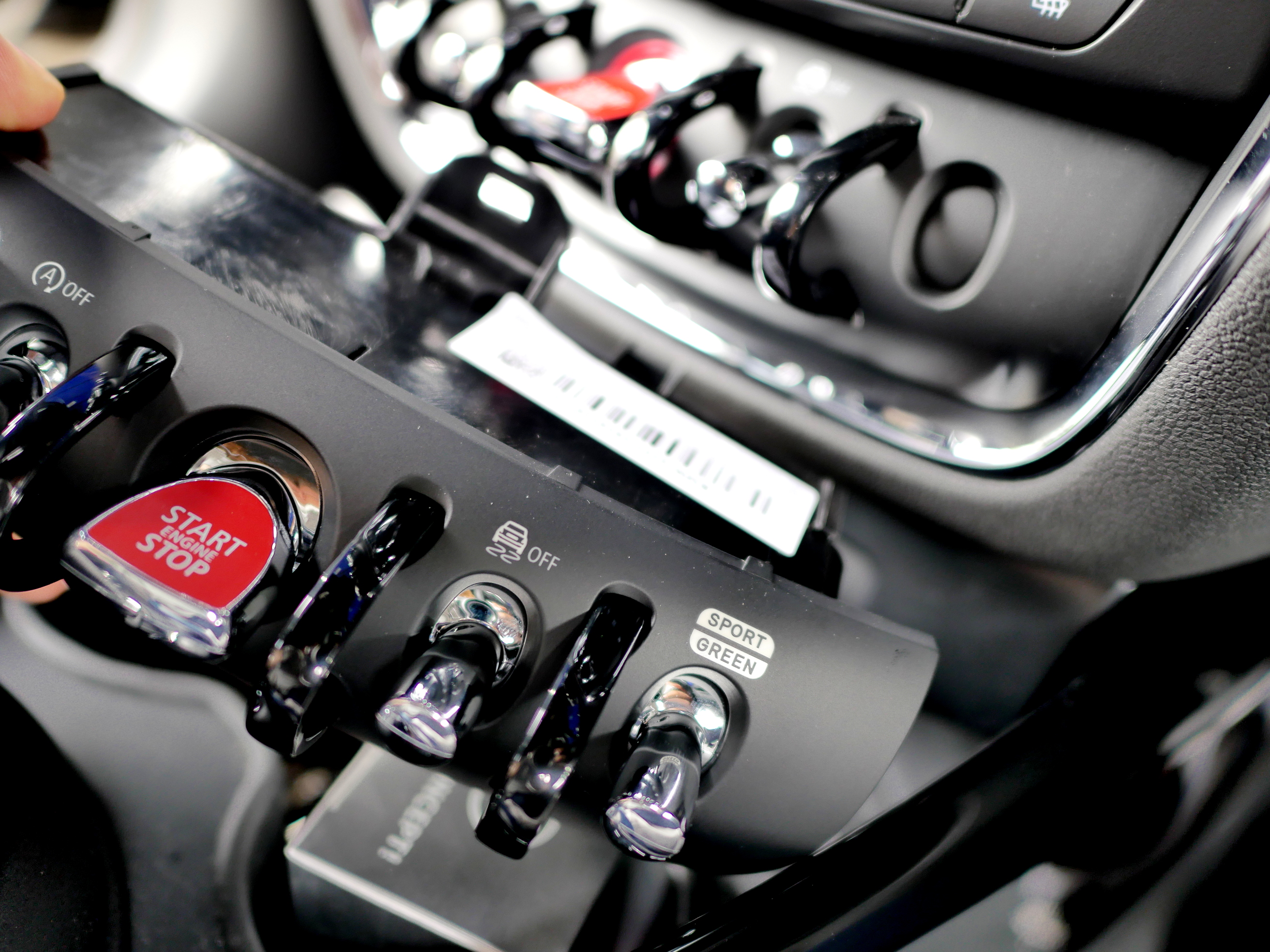 付いてると楽しさ倍増なドライビングモードをBMW MINI F54に後付け