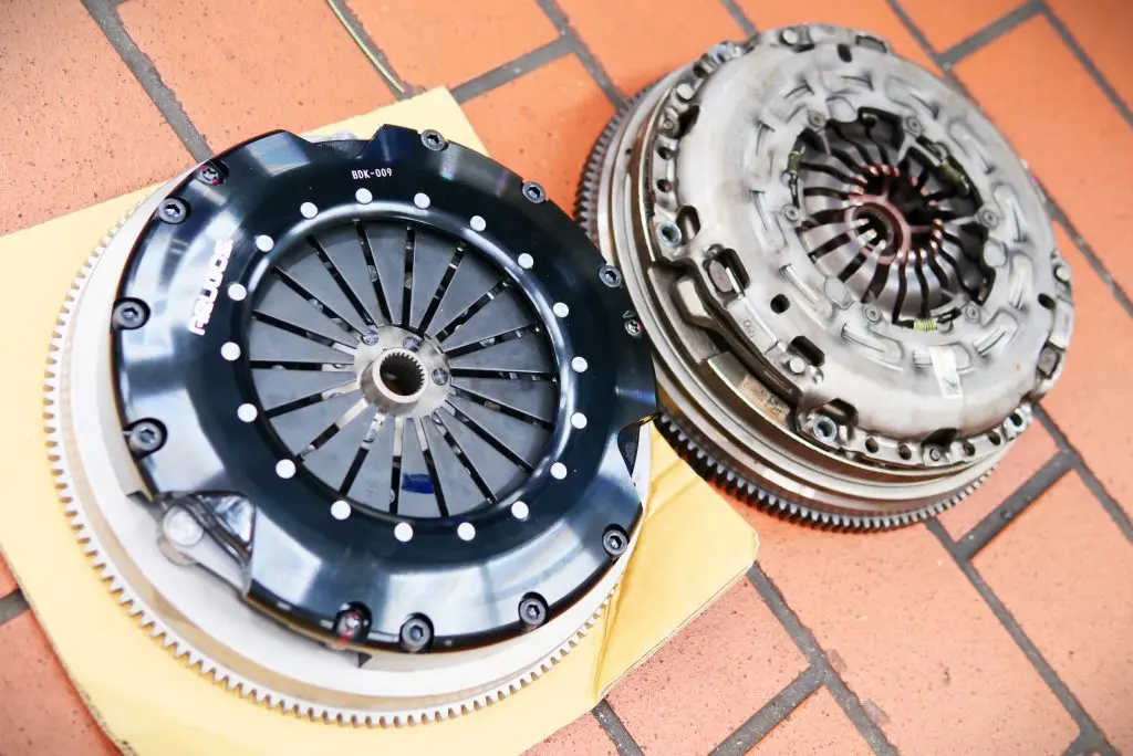 BMW MINI F56JCWに軽量強化クラッチのARUGOS Light Clutch Systemを