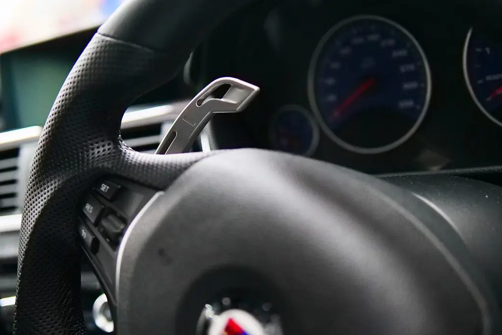BMW ALPINA B3に MAED Magnetic Billet Shift Paddlesを装着っ 