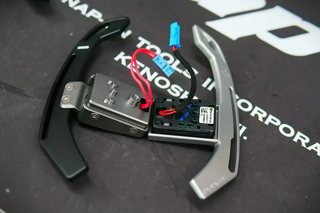 BMW ALPINA B3に MAED Magnetic Billet Shift Paddlesを装着っ