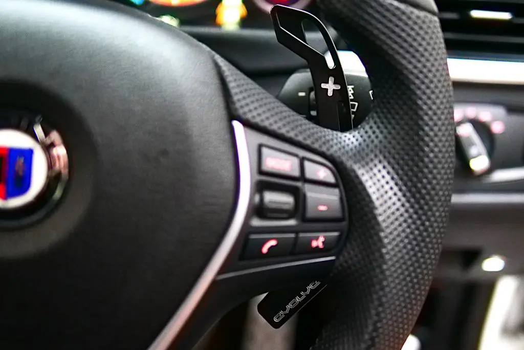BMW ALPINA B3に MAED Magnetic Billet Shift Paddlesを装着っ 