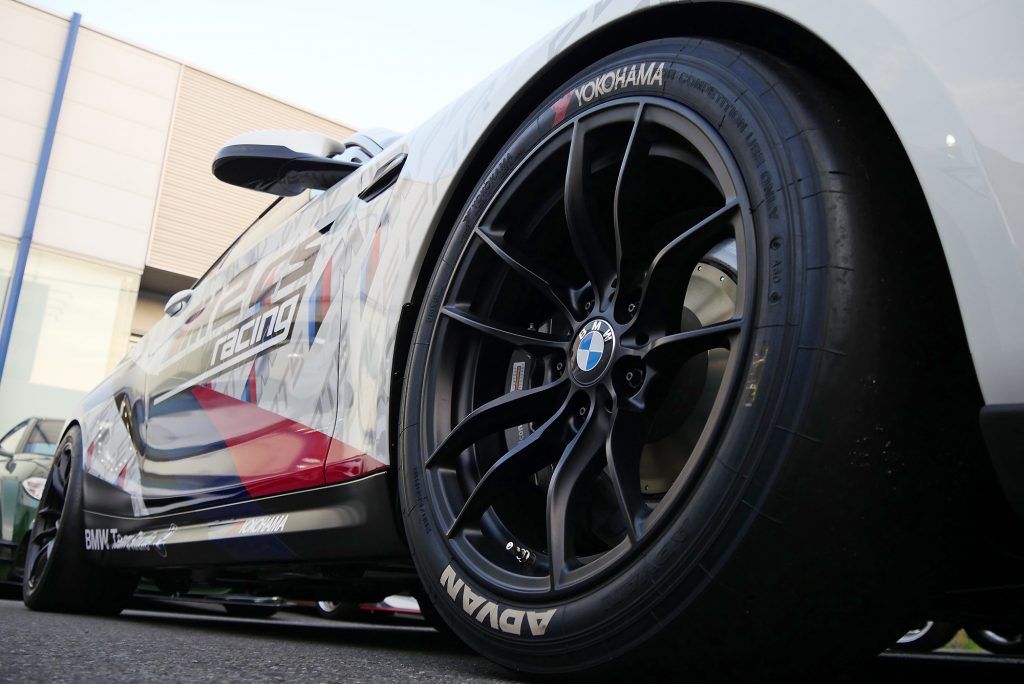 BMW M2CS Racing