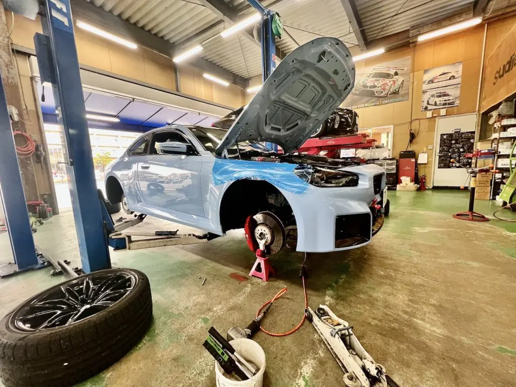 BMW_MPERFORMANCE_parts_BMW_M2_G87_SPORTS_SUSPENTION_StudieAG_IMG_5472.jpg