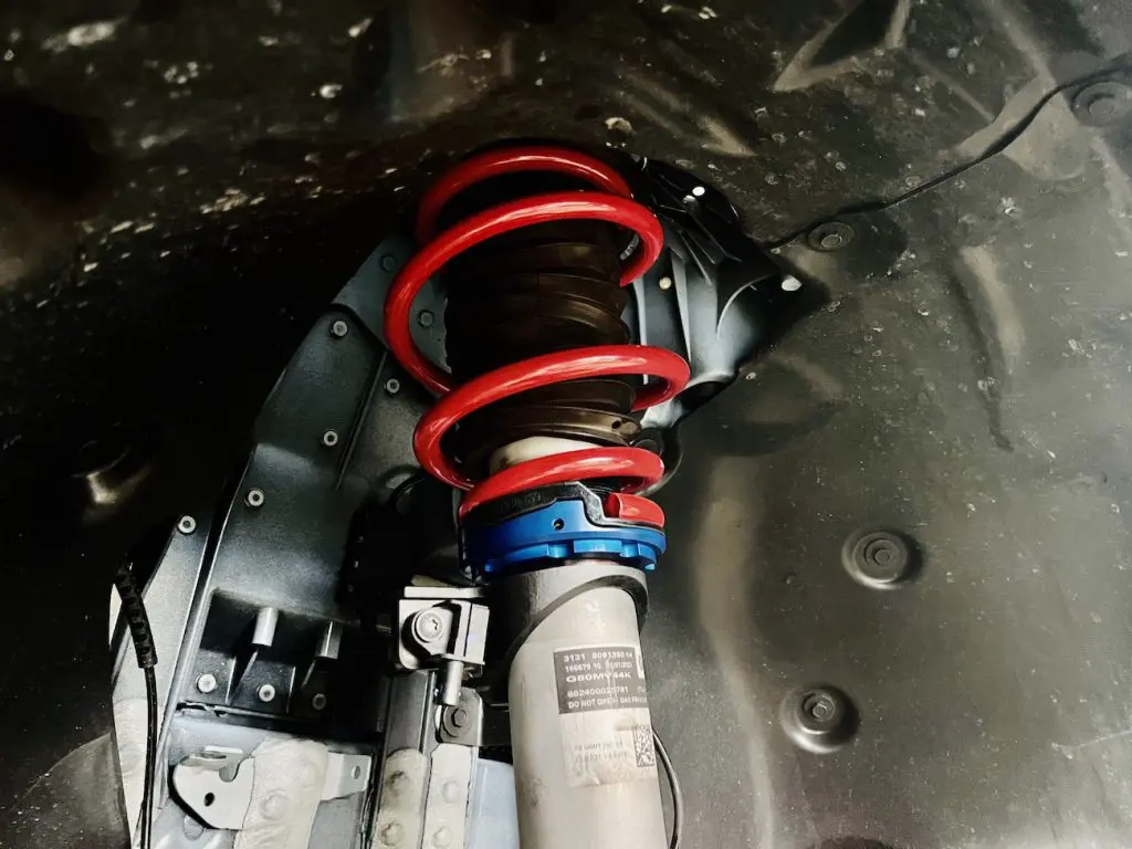 BMW_MPERFORMANCE_parts_BMW_M2_G87_SPORTS_SUSPENTION_StudieAG_IMG_5472.jpg