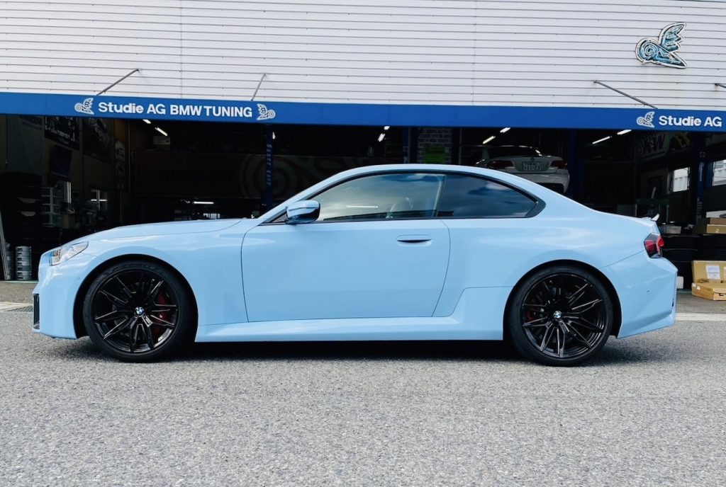 BMW_MPERFORMANCE_parts_BMW_M2_G87_SPORTS_SUSPENTION_StudieAG_IMG_5472.jpg