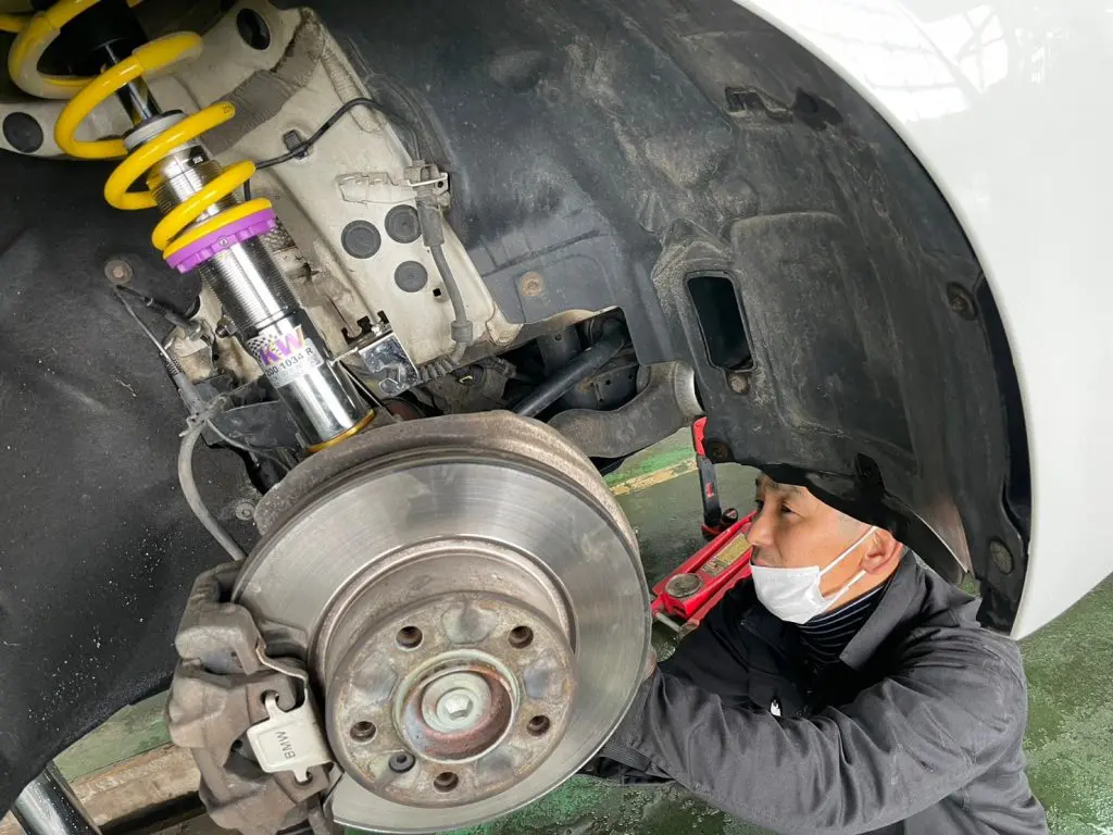 車高の微調整が可能！ローダウンサスからKW V1へグレードアップ