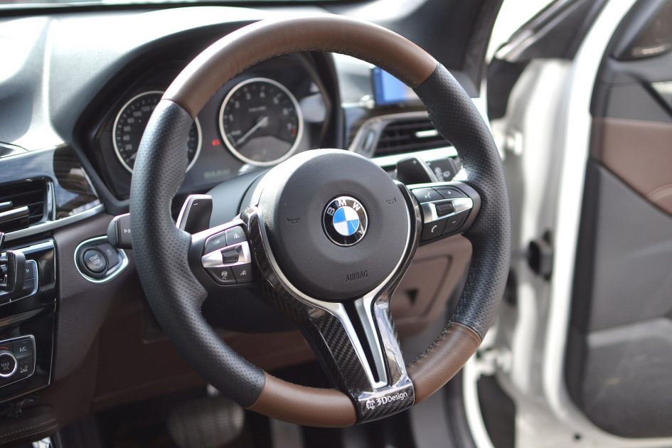 BMW E90 E91 E92 等　リアルカーボン  ステアリング カバー