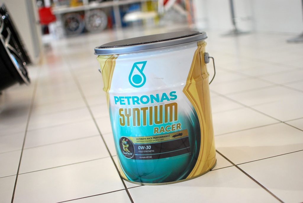PETRONASオイル缶チェア