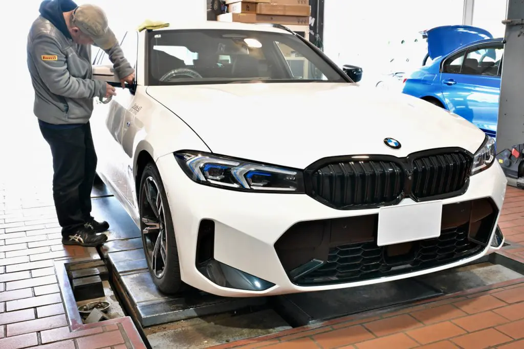 BMW純正部品を使うのにとびきりリーズナブルっ♪ それでいて見た目激変