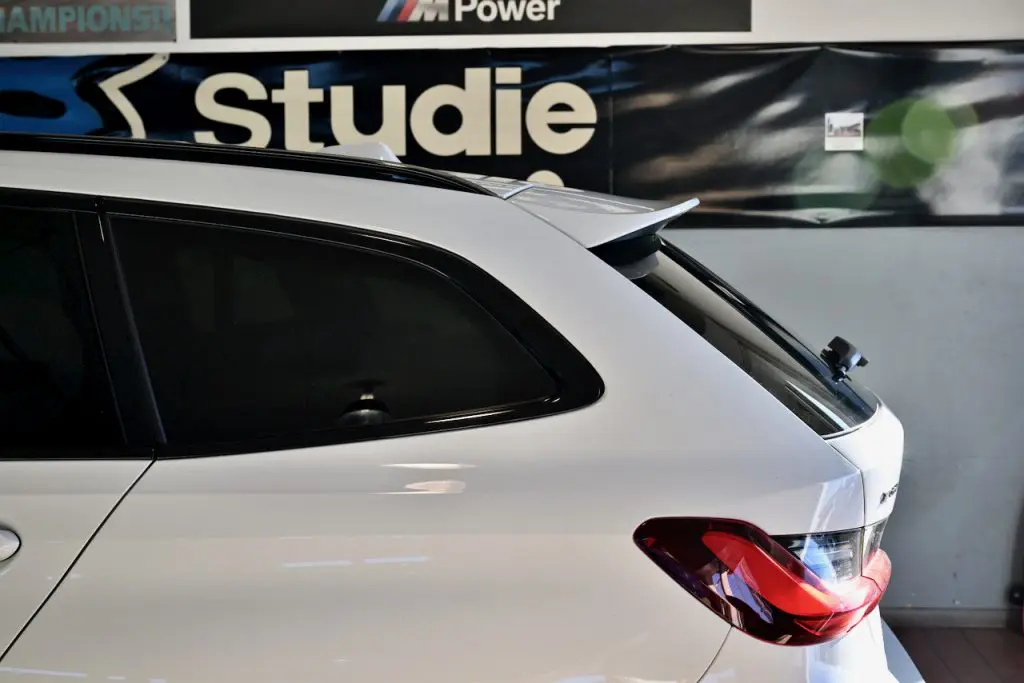 G21/320dxツーリングにはBMW製ルーフスポイラーがよく似合うっ＼(＾0