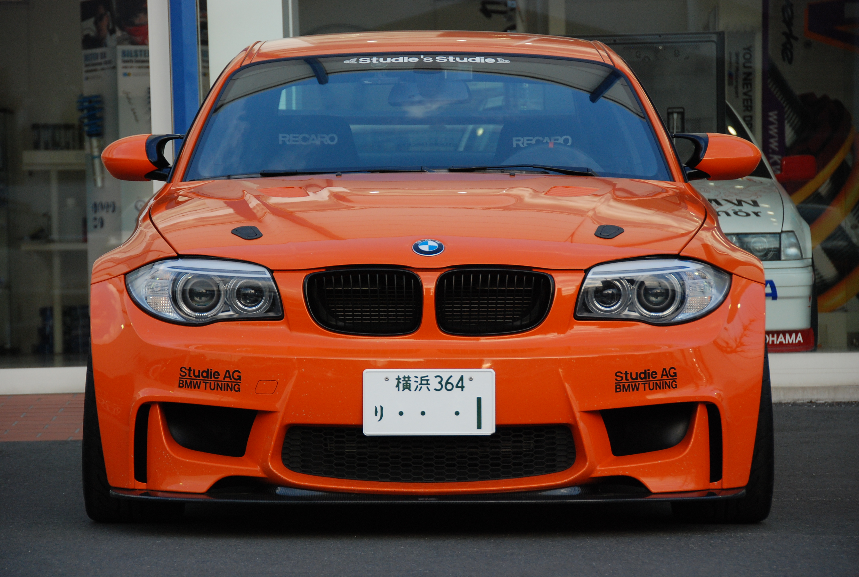 Studie Car Salesになんと、BMW 1Mクーペがやってくるとか！ 懐かしい