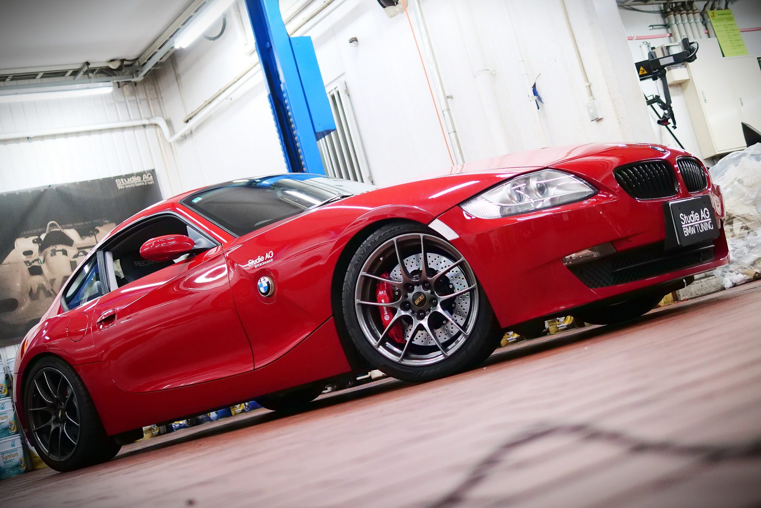 真っ赤なBMW E86Z4クーペに真っ赤なブレンボをインストール！ | Studie
