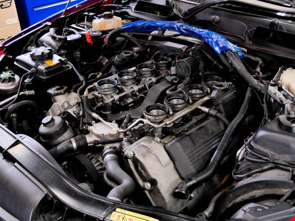 BMW E90 M3
EVENTURI Carbon Induction BOX