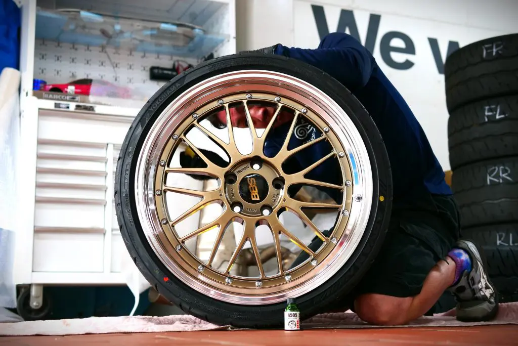 大特価 意味 名車BMW E92M3に名作BBS LMのダイアモンドゴールド20インチを タイヤ・ホイール