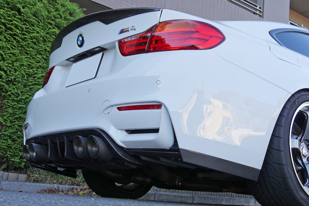 英国生まれのEVAERO(エヴァロ)をフルでセットアップ。F82M4がますますカッコ良くなってきたゾ♪