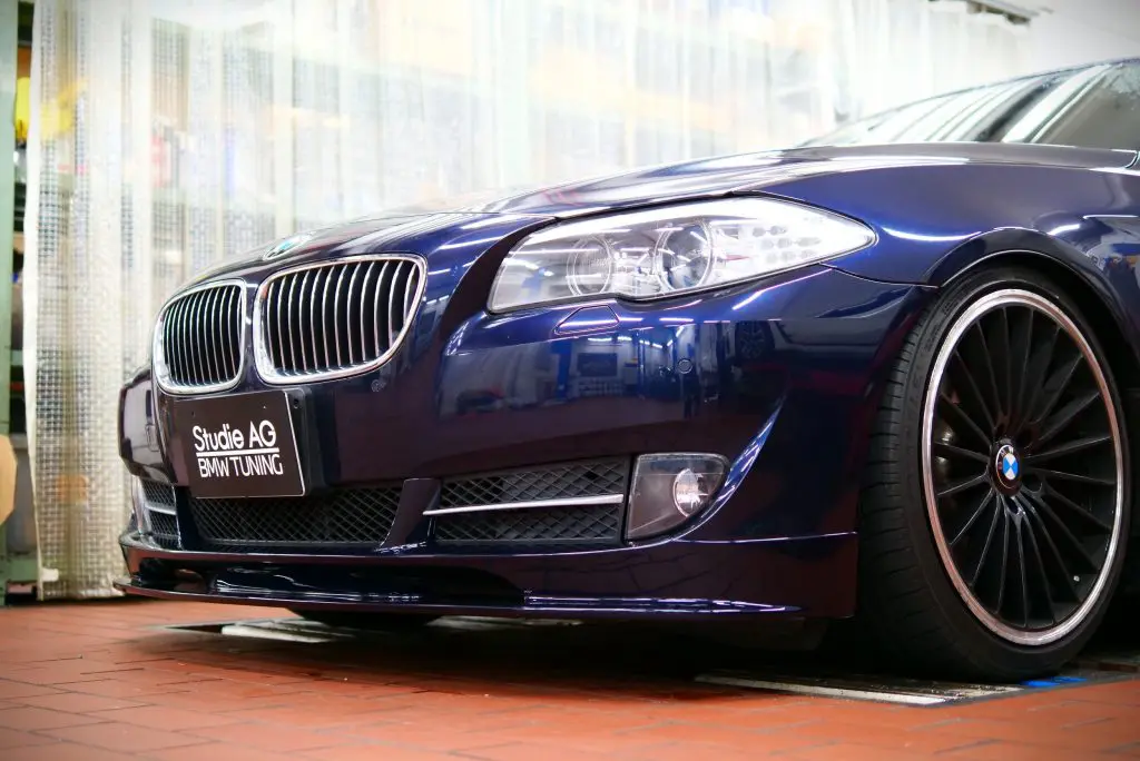 まだまだ元気なBMW F10/5seriesに3Dリップスポイラーを装着