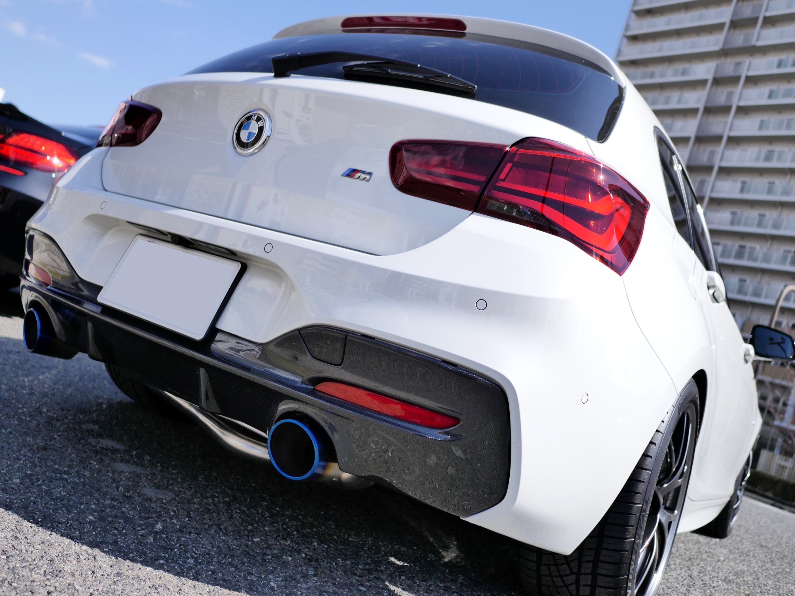 ARQRAYさんのBMW F20 Lci 118i（B38）用左右出しチタンテールマフラー