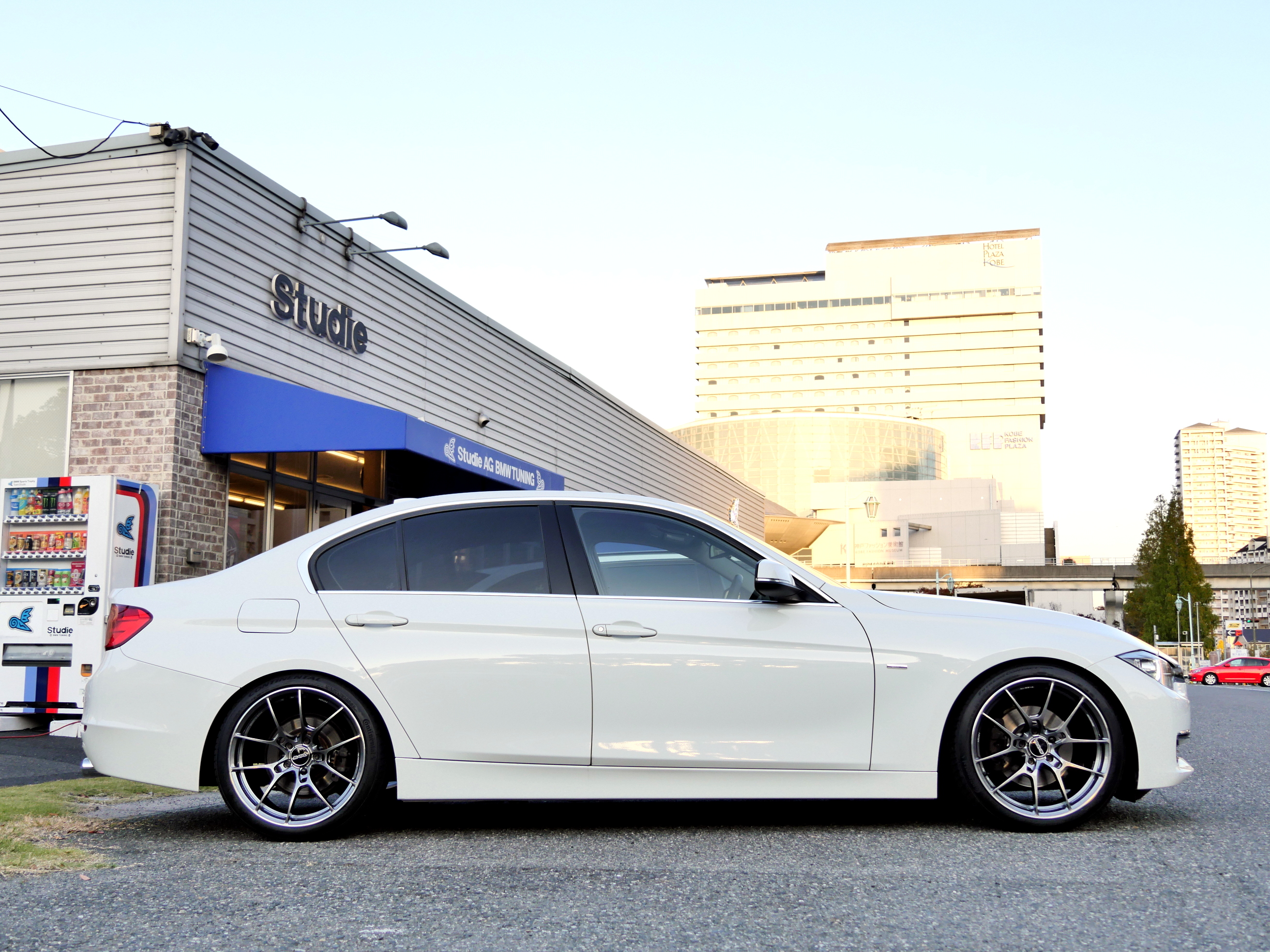 RAYS VOLK Racing G025 FD 19in + BMW F30 320i Luxury！ | Studie