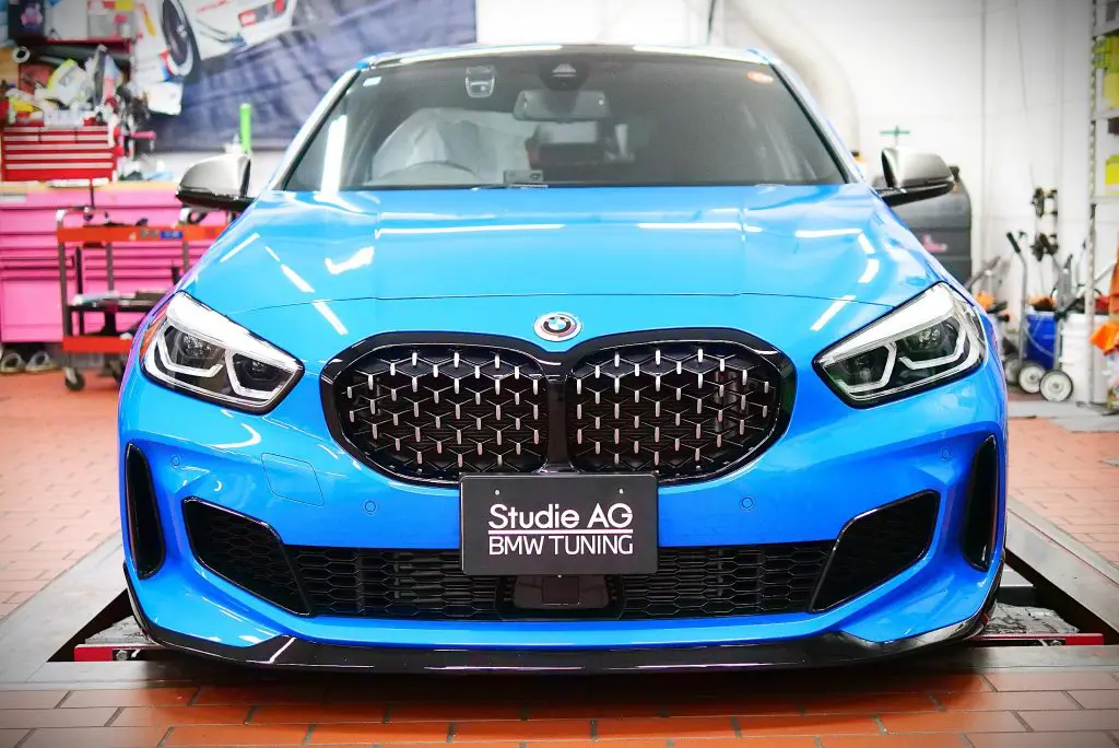 BMW 1シリーズ F40 M135i xDrive キドニーグリル BMW 1シリーズ F40 フロント用艶ありブラック ダイヤモンド