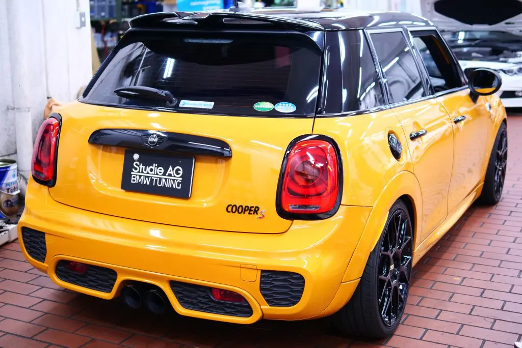 F55 MINI CooperSに快音REMUSスポーツマフラーを装着～！ | Studie