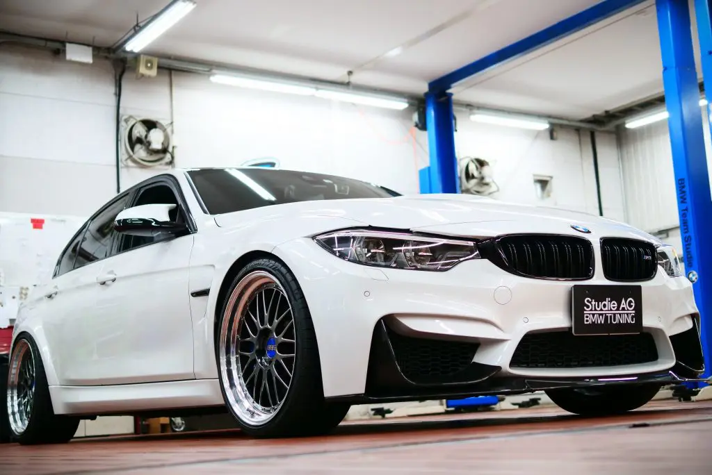 幸福の黄色いスプリング！KW （カーヴェー）V3をBMW F80M3へ