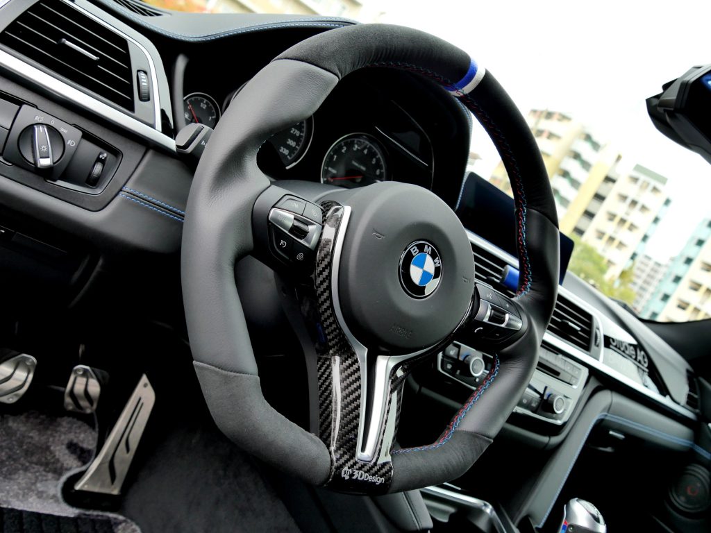BMW F82 M4 Competition左ハンドル MT3D Design ステアリングStudie フロアマット カモフラ 迷彩